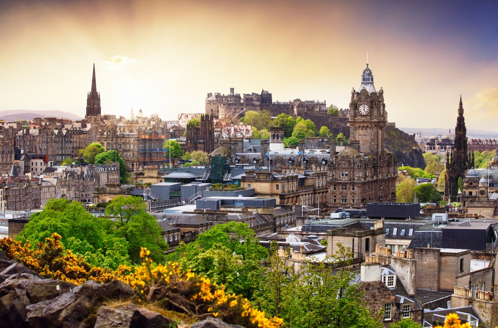 A shot of Edinburgh castle to showcase that FHP accounting can be accountants for this area